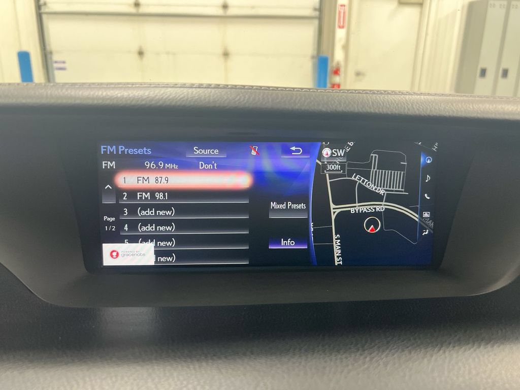 Used 2017 Lexus GS 200t w/ Preferred Accessory Package RWD image 14