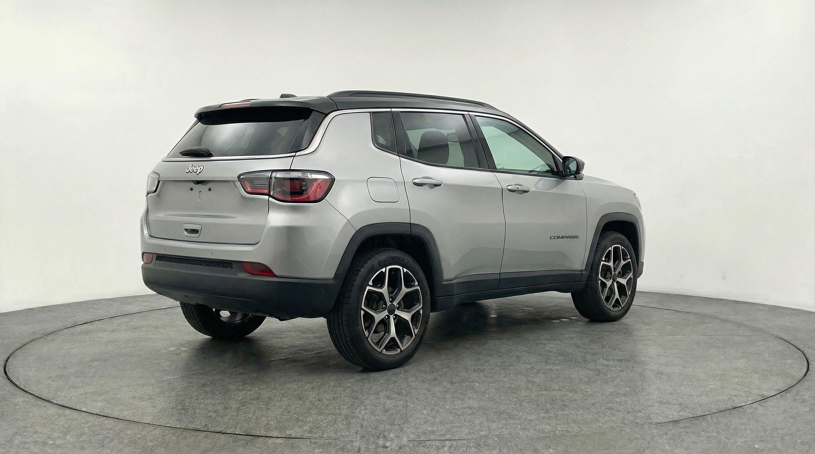 Used 2025 Jeep Compass Limited AWD/4WD image 9