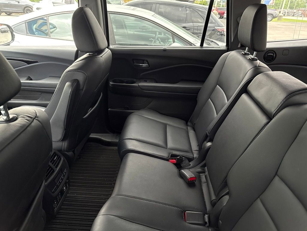 Used 2017 Honda Pilot Touring image 11
