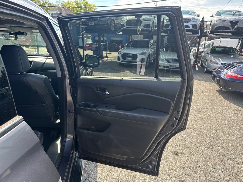 Used 2019 Honda Pilot Elite image 14