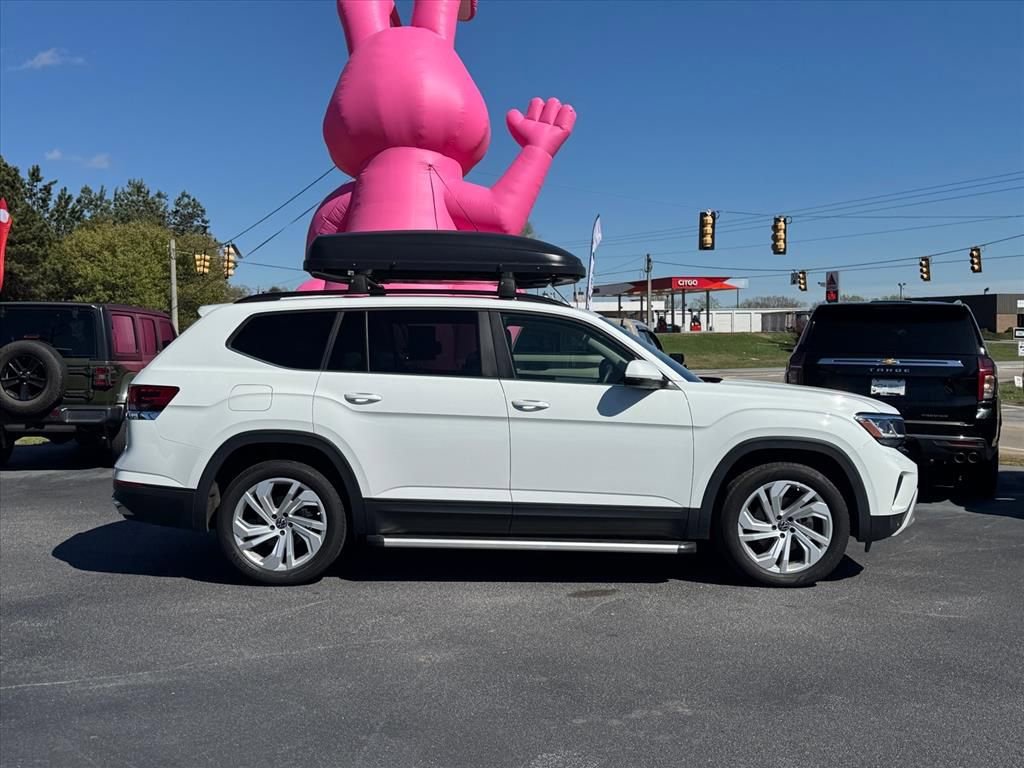 Used 2022 Volkswagen Atlas SE image 2