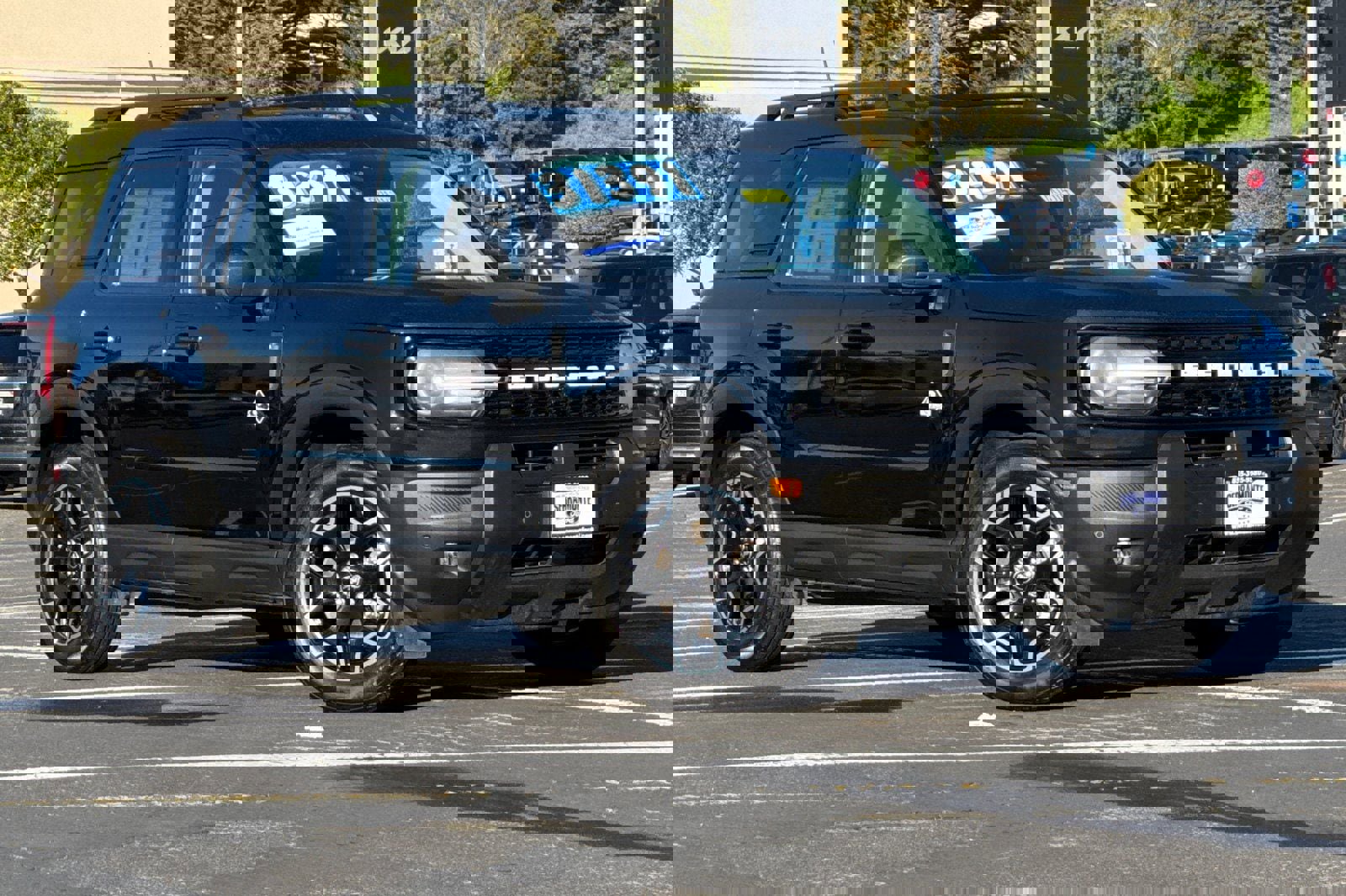 Certified 2025 Ford Bronco Sport Outer Banks w/ Outer Banks Tech Package+ image 2