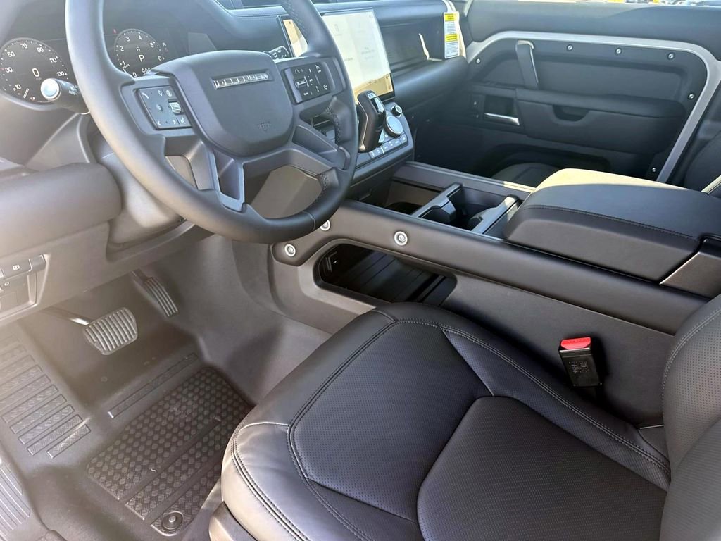 New 2026 Land Rover Defender 110 X-Dynamic SE AWD/4WD image 31