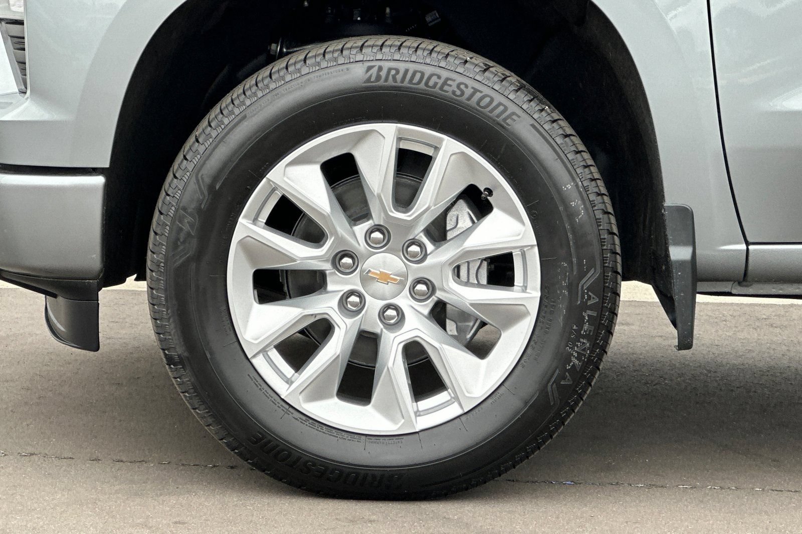 New 2026 Chevrolet Silverado 1500 Custom w/ LPO, Dark Essentials Package AWD/4WD image 24