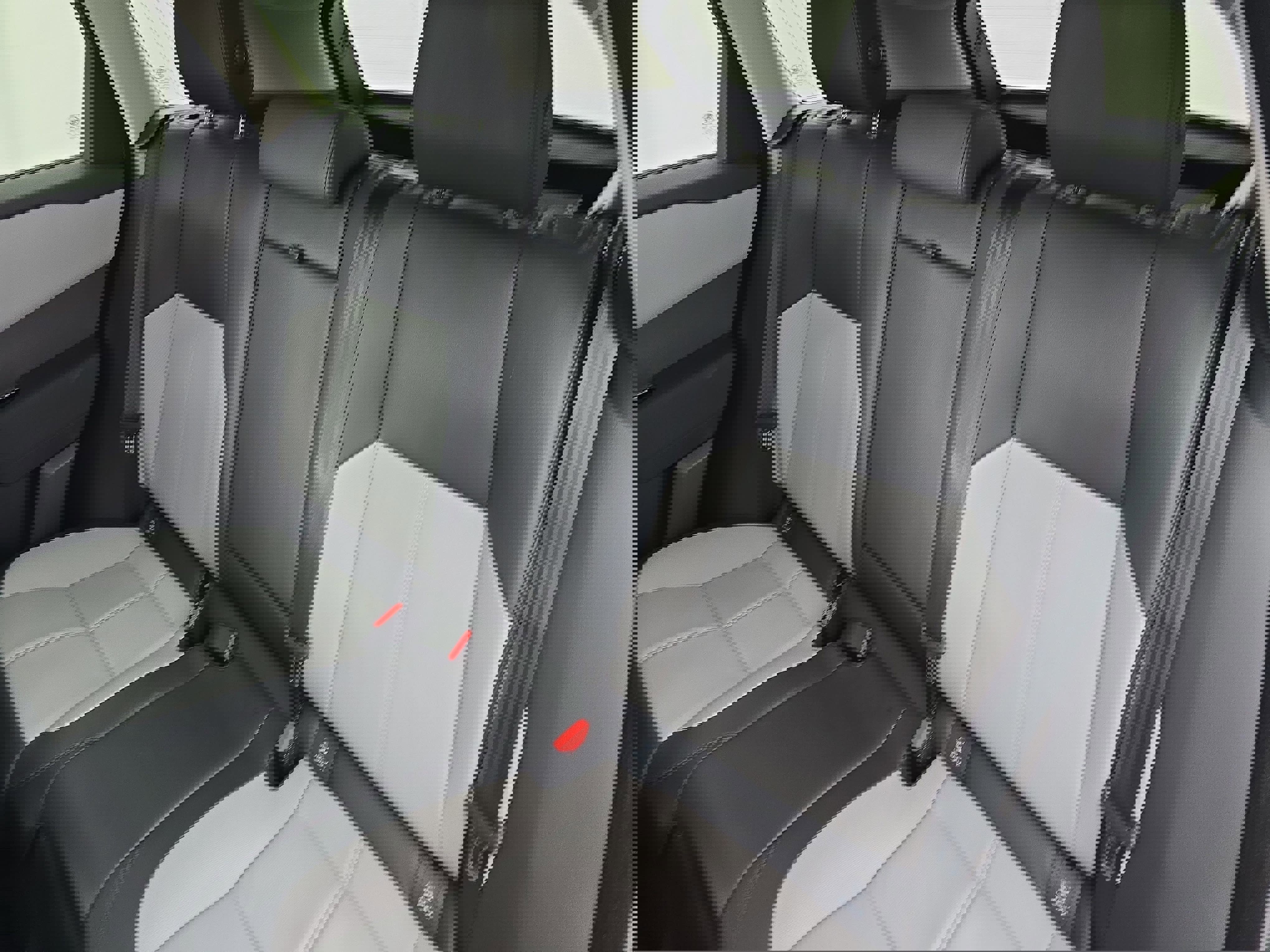 Used 2025 Land Rover Range Rover Velar Dynamic SE image 14