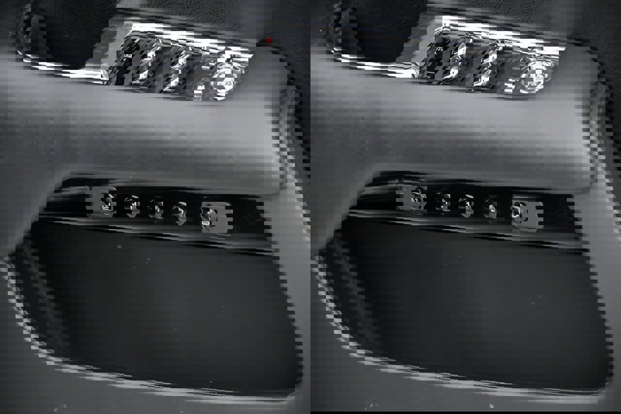 Used 2014 Rolls-Royce Wraith image 19