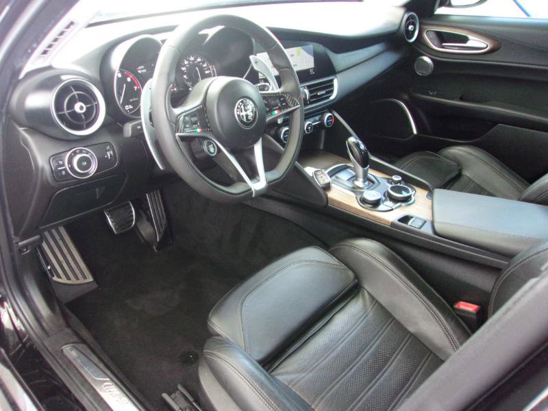 Used 2017 Alfa Romeo Giulia Ti w/ TI 19" Sport Package image 21
