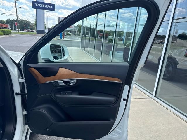 Used 2023 Volvo XC90 B6 Plus w/ Protection Package Premier AWD/4WD image 14