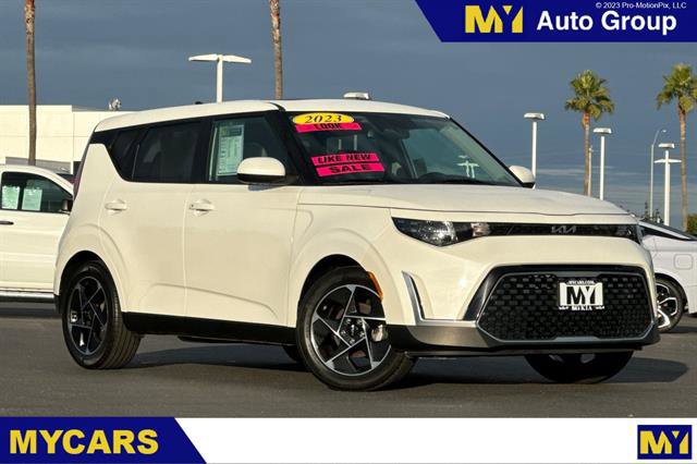 Used 2023 Kia Soul EX image 1