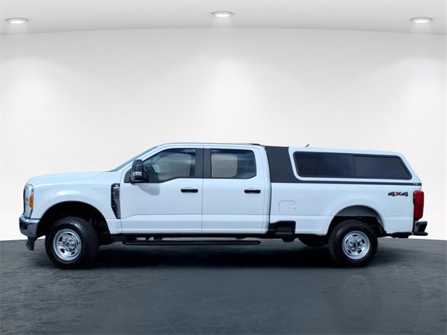 Used 2023 Ford F250 XL w/ Snow Plow/Camper Package image 12