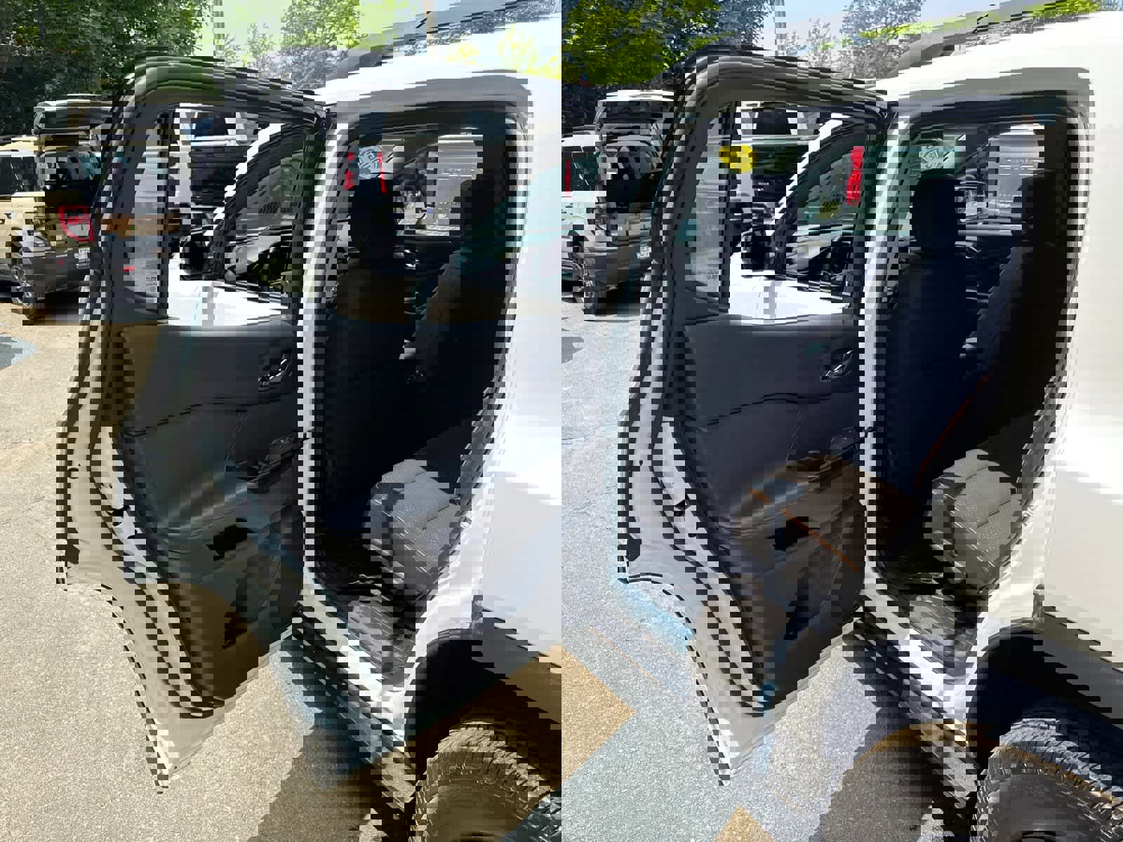 Used 2023 GMC Acadia AT4 image 31