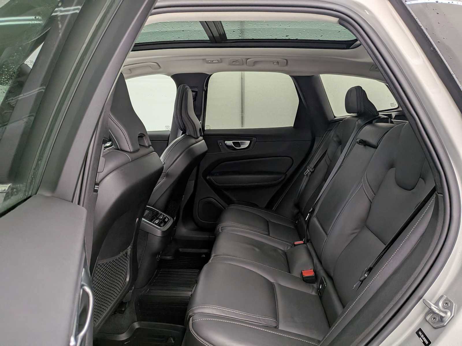 Used 2022 Volvo XC60 B5 Inscription w/ Advanced Package image 21