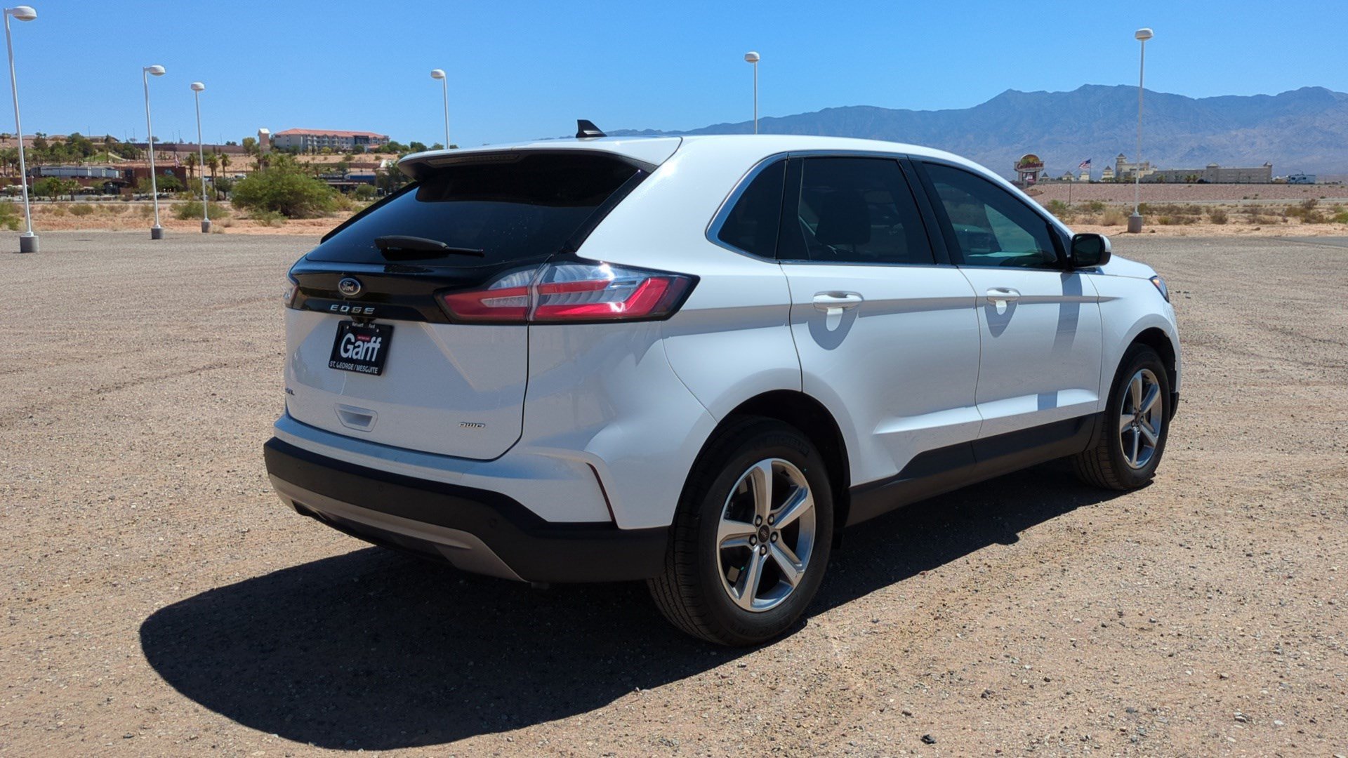 Used 2023 Ford Edge SEL w/ Convenience Package AWD/4WD image 3