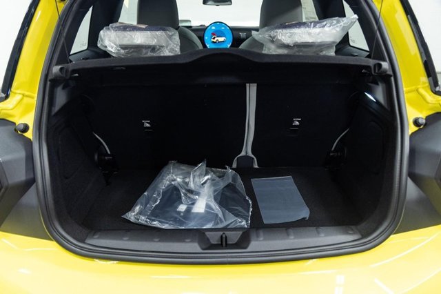 New 2027 MINI Cooper 2-Door Hardtop FWD image 9