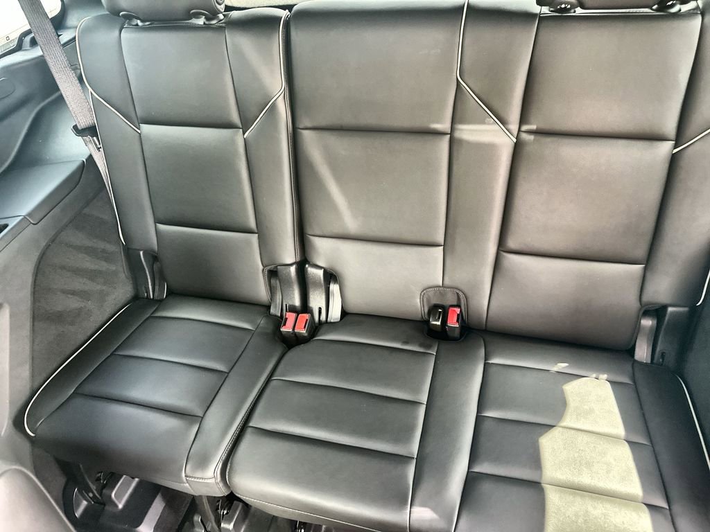 Used 2023 Cadillac Escalade Premium Luxury image 18