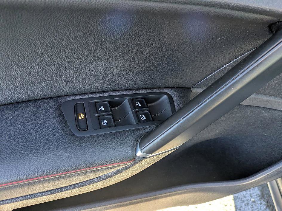 Used 2020 Volkswagen GTI SE image 16