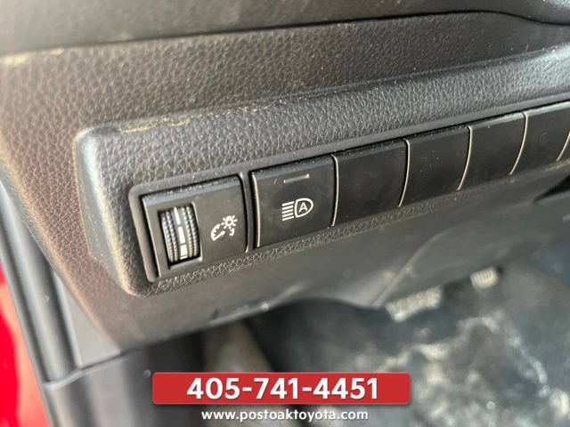 Used 2025 Toyota Corolla LE FWD image 6