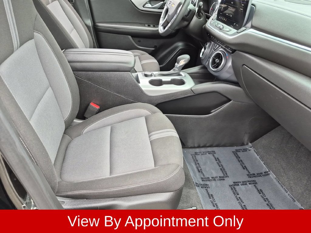 Used 2025 Chevrolet Blazer LT FWD image 30
