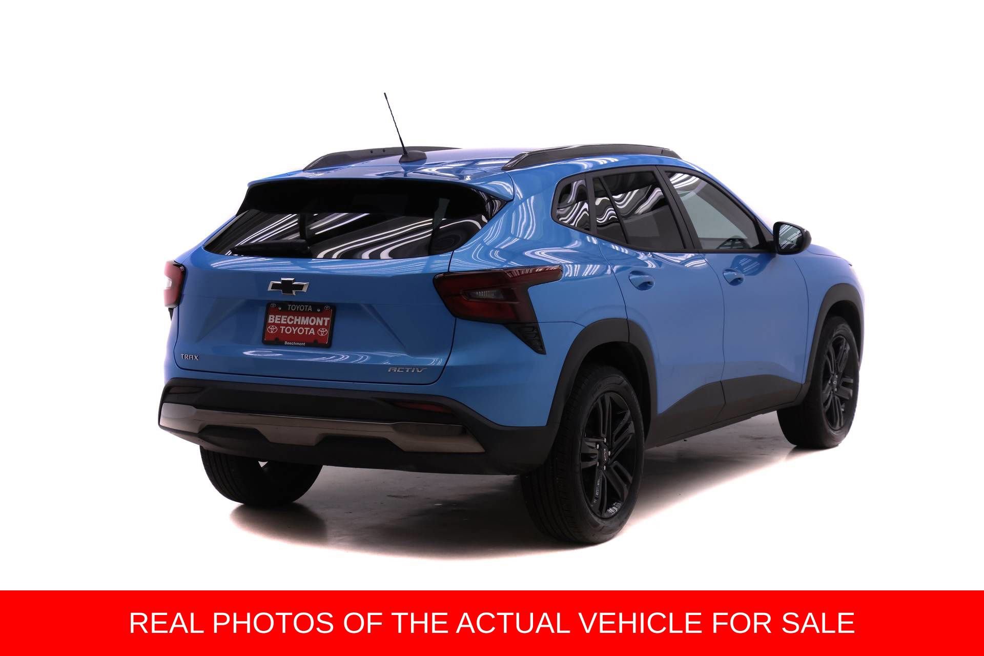Used 2025 Chevrolet Trax ACTIV w/ Driver Confidence Package image 2