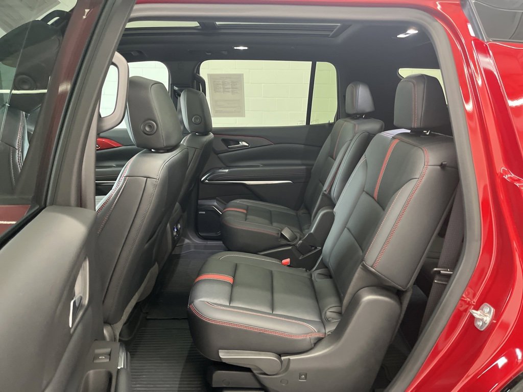 Used 2024 Chevrolet Traverse RS w/ LPO, Floor Liner Package image 30