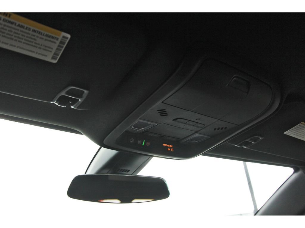 Certified 2025 Cadillac XT5 Luxury image 27