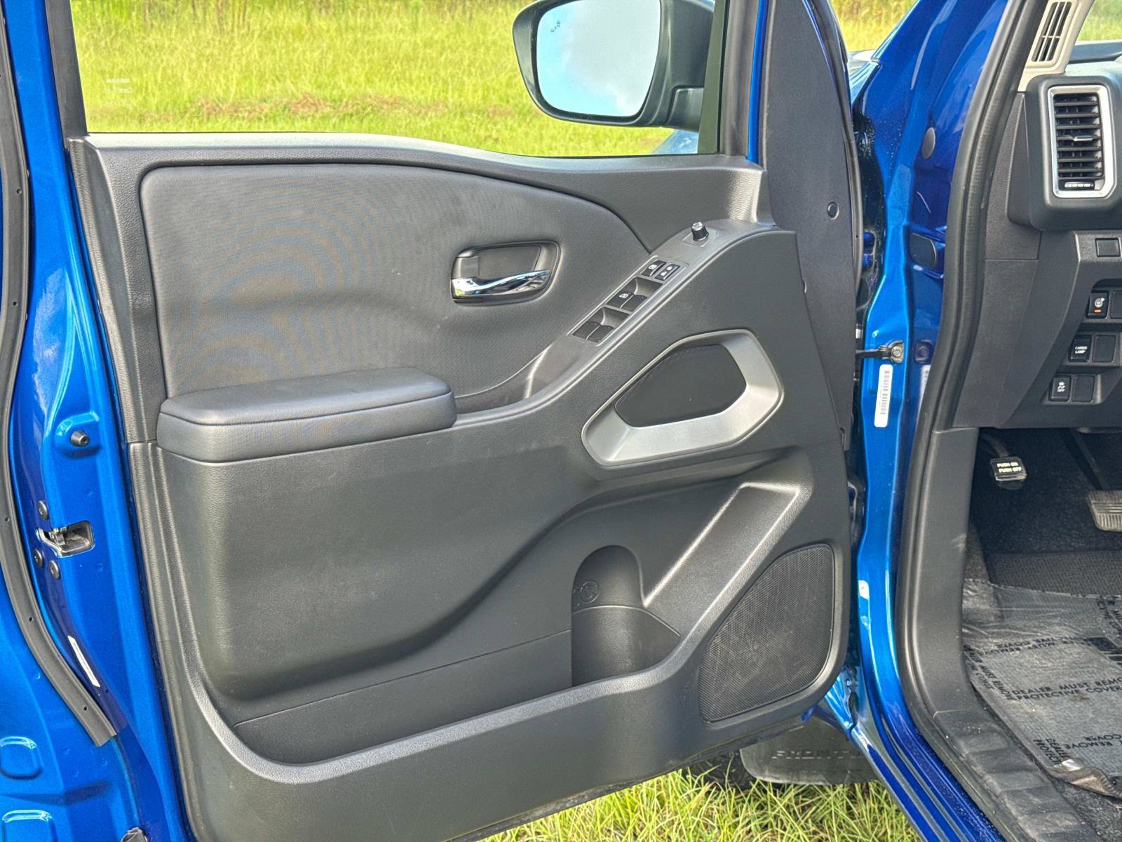 Used 2024 Nissan Frontier SV w/ Technology Package image 16