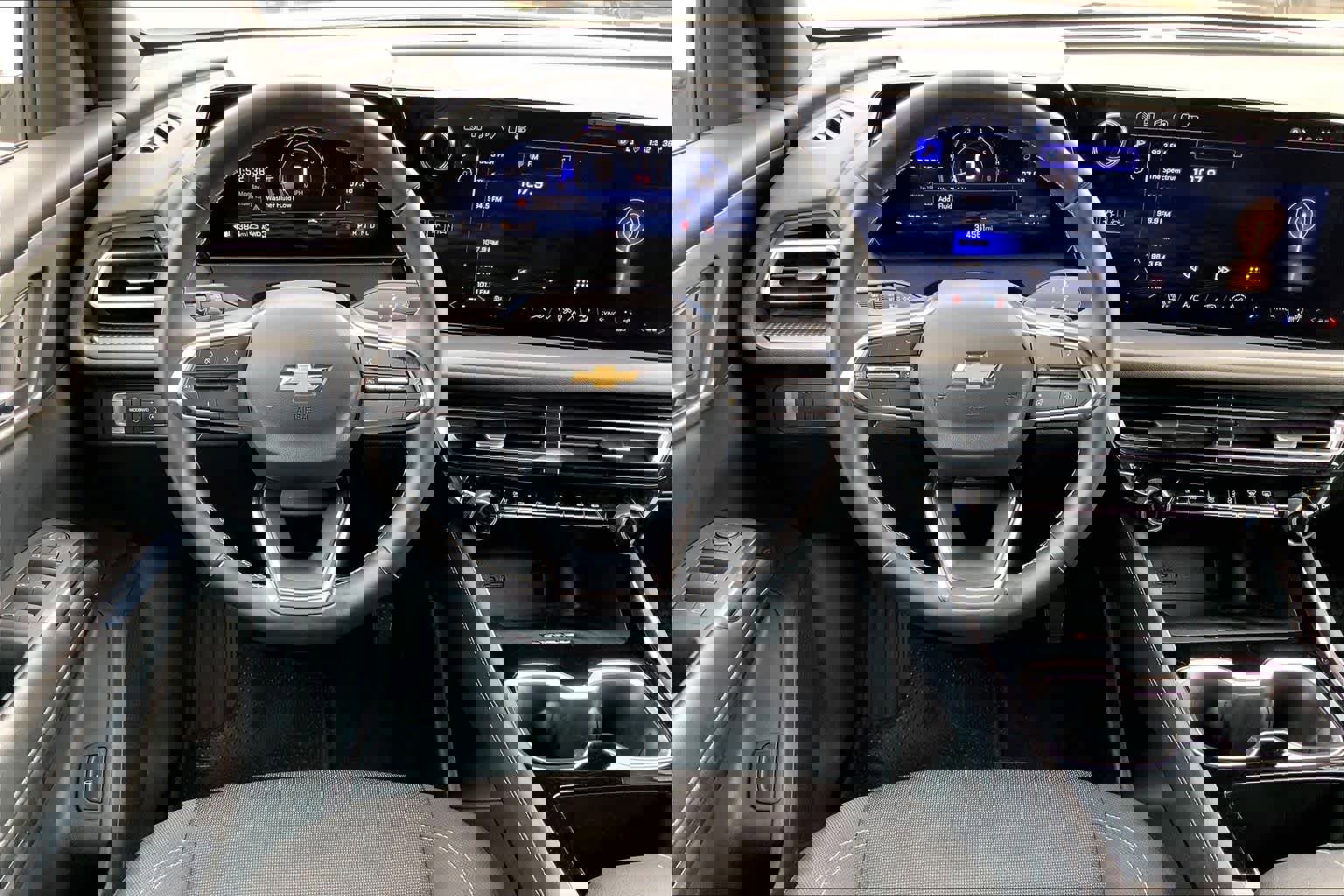 Used 2025 Chevrolet Traverse LT image 5