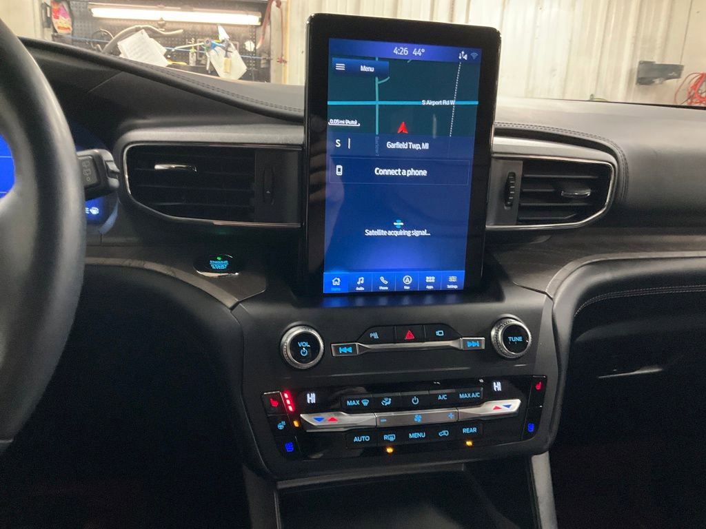Used 2020 Ford Explorer Platinum w/ Premium Technology Package image 17