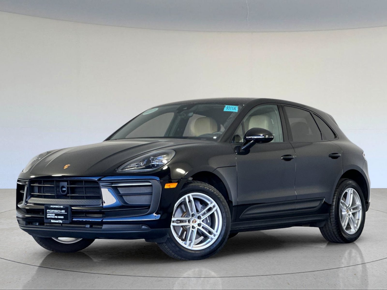 Certified 2026 Porsche Macan AWD/4WD image 1