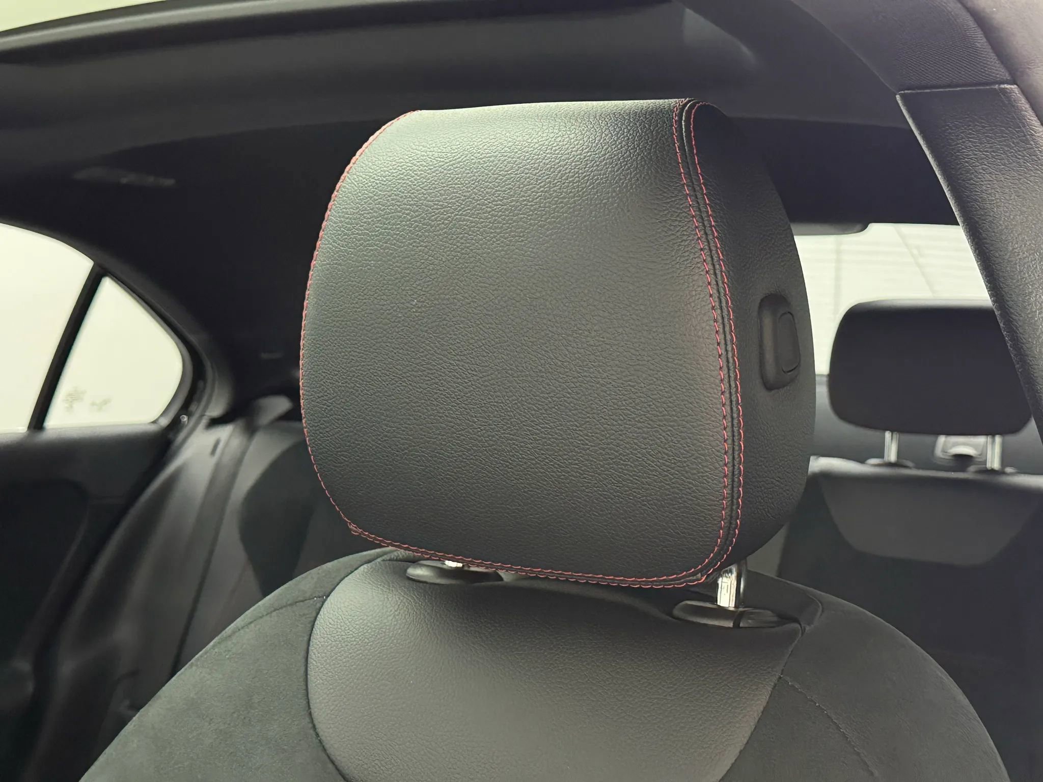 Used 2022 Mercedes-Benz A 220 4MATIC image 36