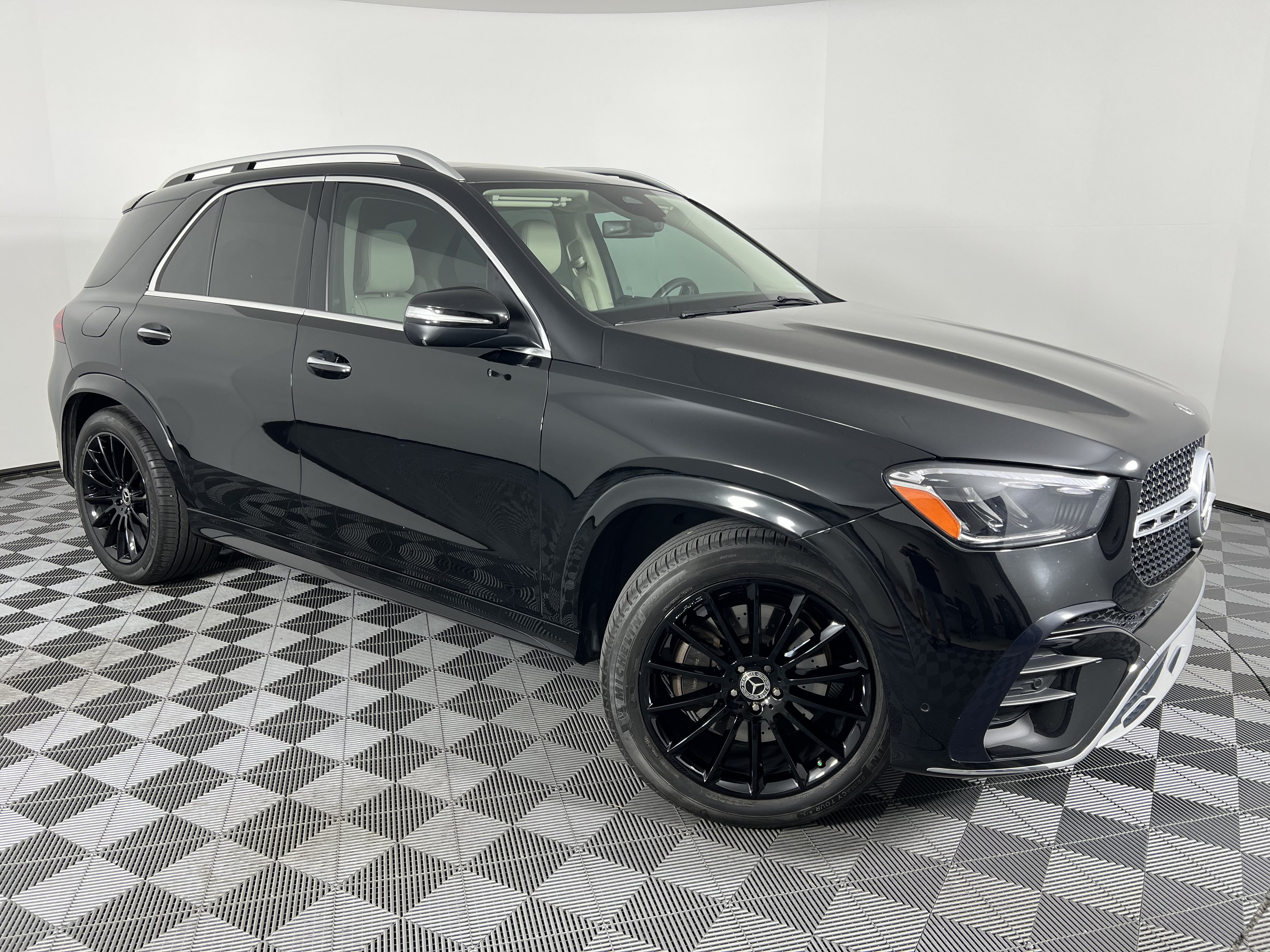 Certified 2024 Mercedes-Benz GLE 350 4MATIC image 2