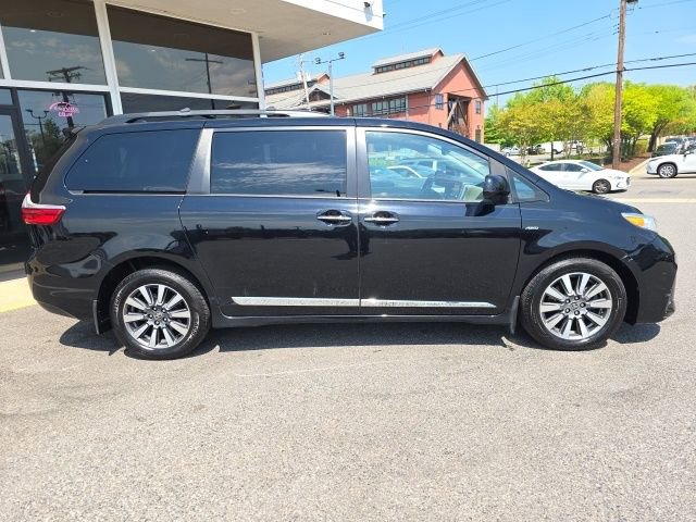 Used 2020 Toyota Sienna XLE w/ XLE Navigation Package AWD/4WD image 46