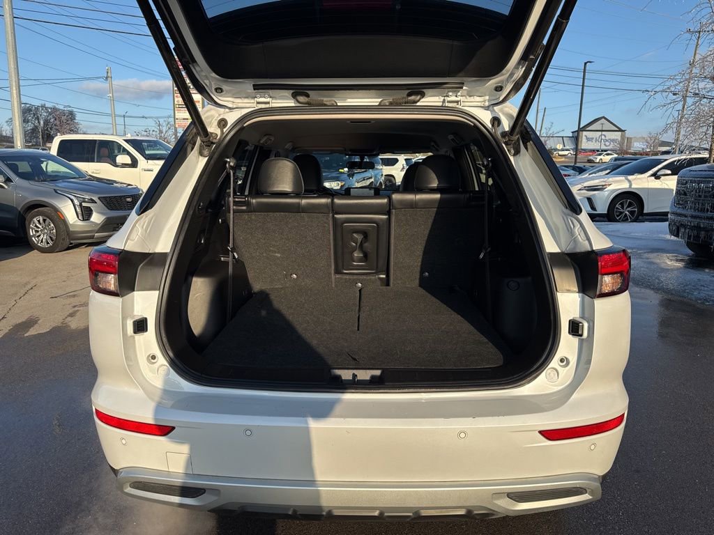 Used 2024 Mitsubishi Outlander SE image 28