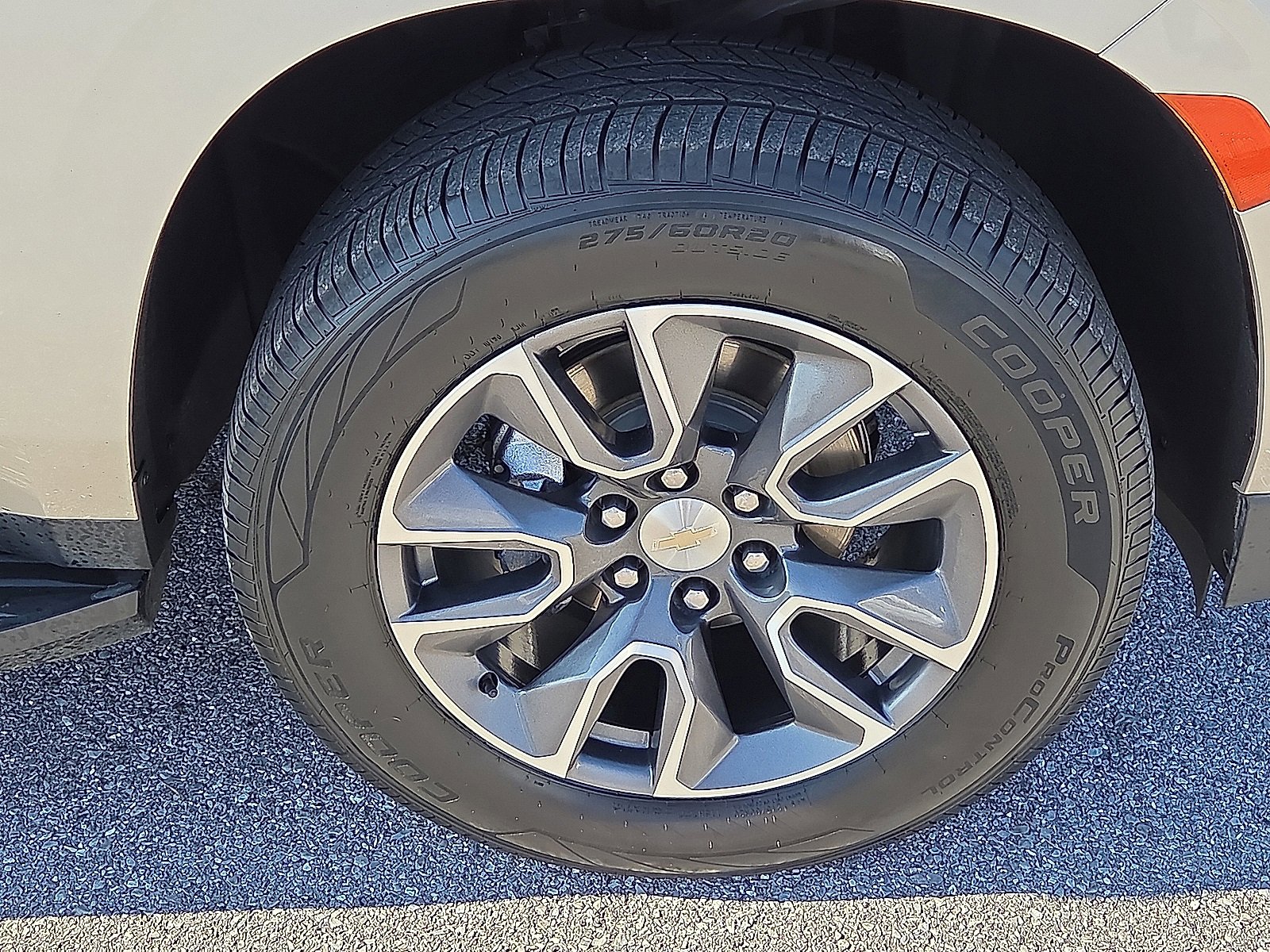 Used 2021 Chevrolet Suburban LT w/ LT Signature Package image 7