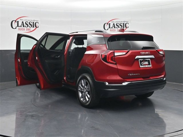 Used 2023 GMC Terrain SLT w/ Infotainment Package II image 33
