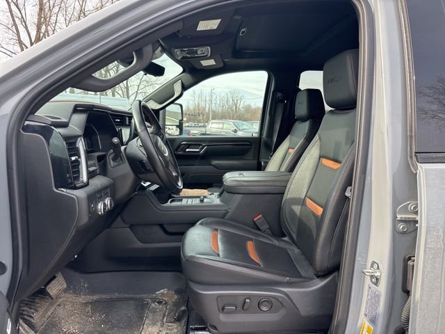 Used 2025 GMC Sierra 2500 AT4 w/ AT4 Premium Plus Package image 4