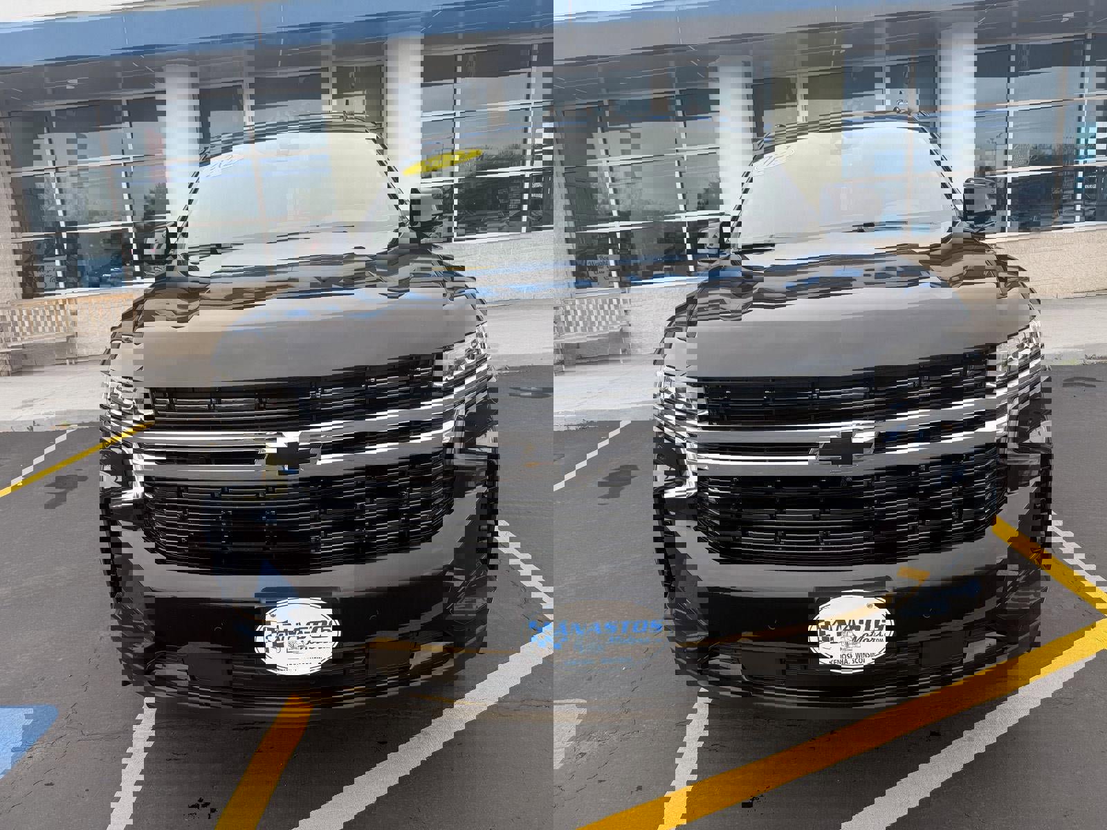 Used 2022 Chevrolet Tahoe RST w/ Luxury Package image 2