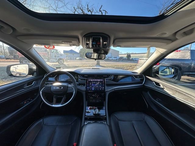 Used 2023 Jeep Grand Cherokee 4WD 4xe image 3