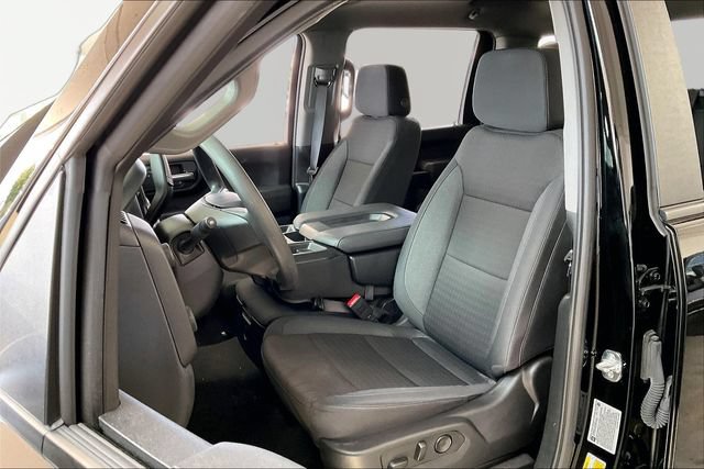 Used 2025 Chevrolet Silverado 2500 Custom w/ Custom Value Package AWD/4WD image 15