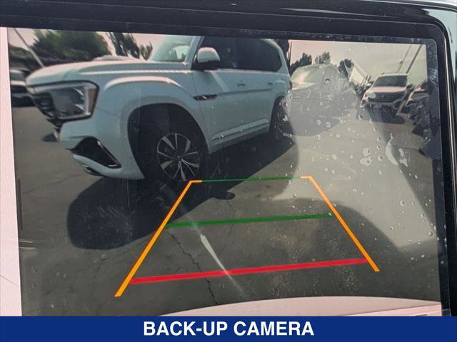 New 2026 Volkswagen Atlas Cross Sport SE image 14