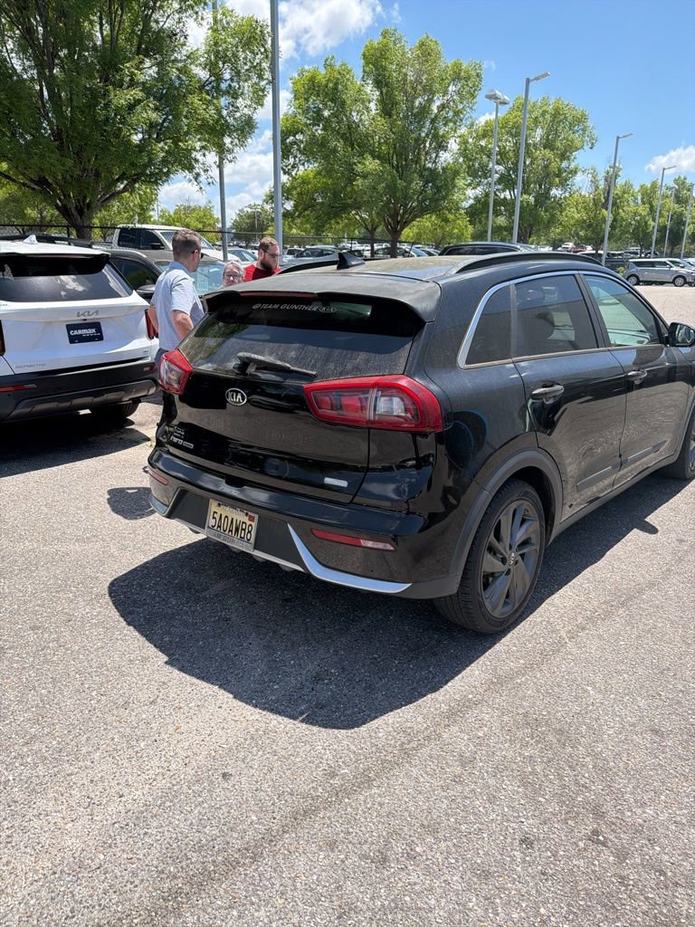 Used 2017 Kia Niro EX image 3