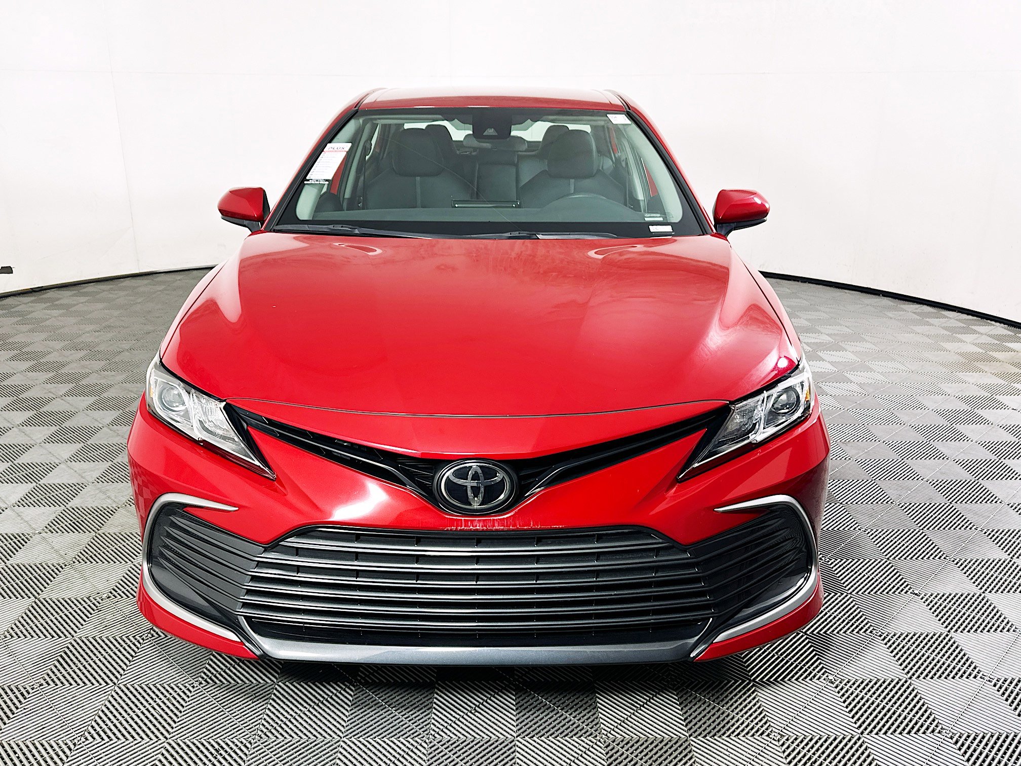 Used 2024 Toyota Camry LE FWD image 8