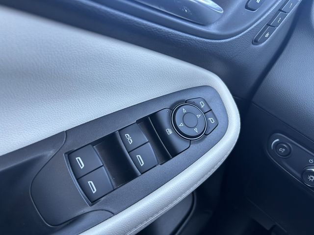 Used 2022 Buick Encore GX Essence w/ Experience Buick Package FWD image 16