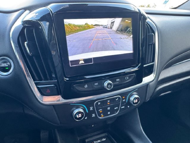 Used 2023 Chevrolet Traverse LT FWD image 9