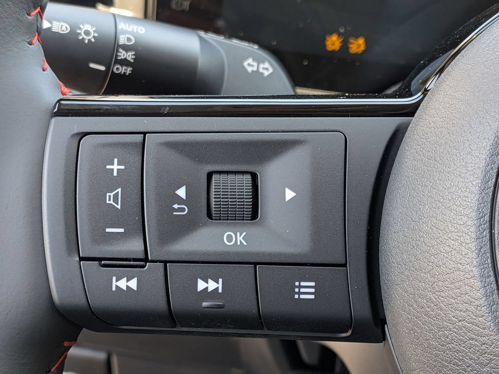 New 2026 Nissan Kicks SR w/ SR Premium Package AWD/4WD image 17