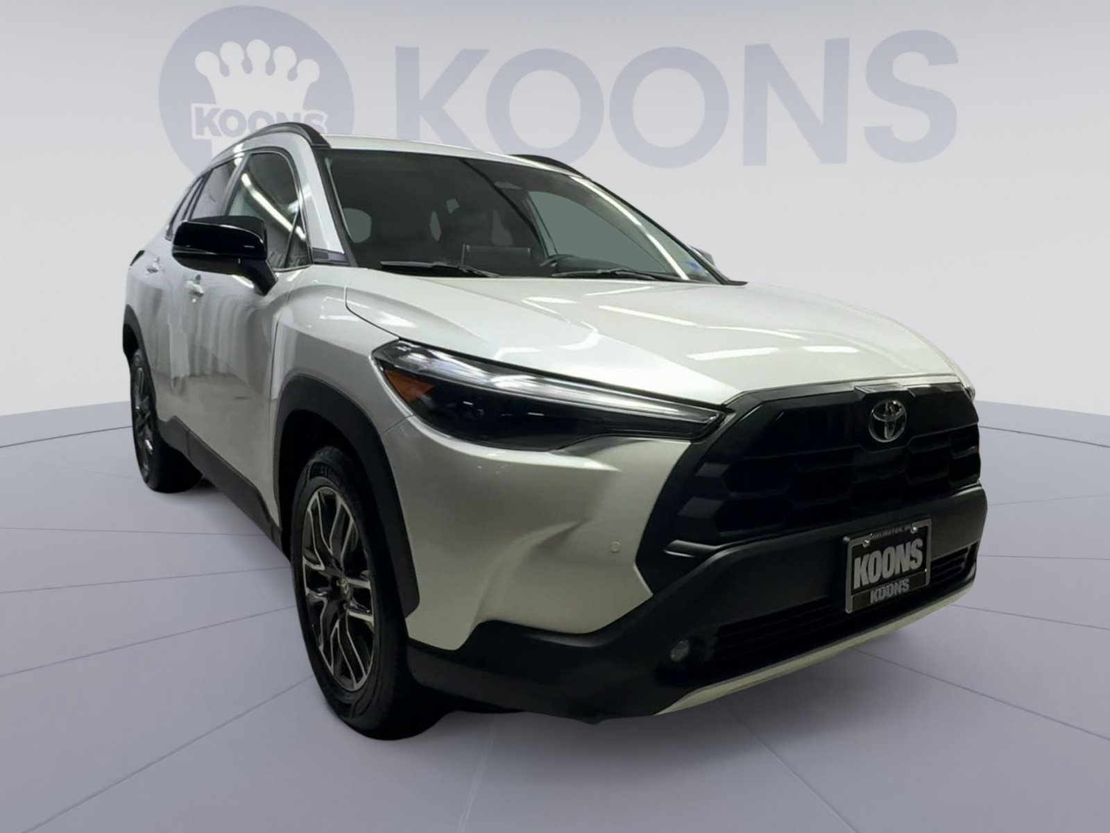 Used 2026 Toyota Corolla Cross XLE AWD/4WD image 2