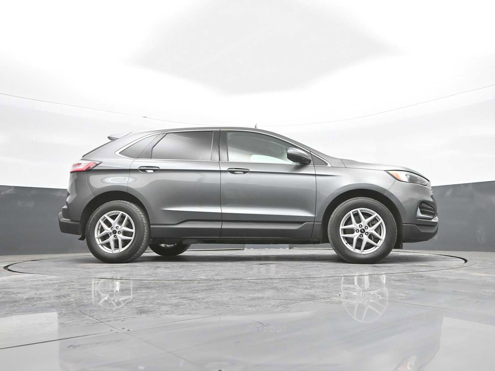 Used 2023 Ford Edge SEL AWD/4WD image 37