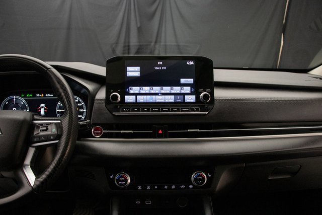 Used 2024 Mitsubishi Outlander SE image 27