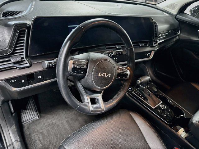 Certified 2025 Kia Sportage EX AWD/4WD image 9