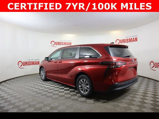 Used 2024 Toyota Sienna LE image 5